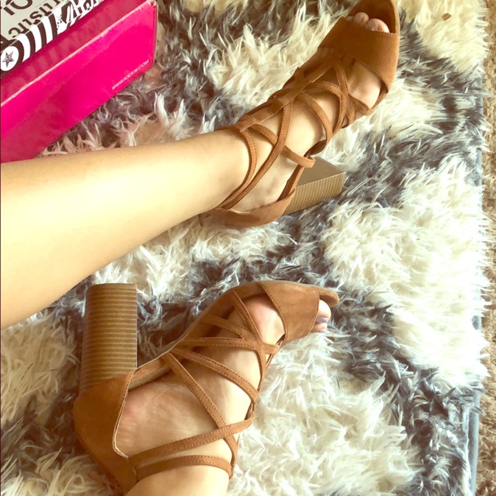 Cute Summer wedge heels!